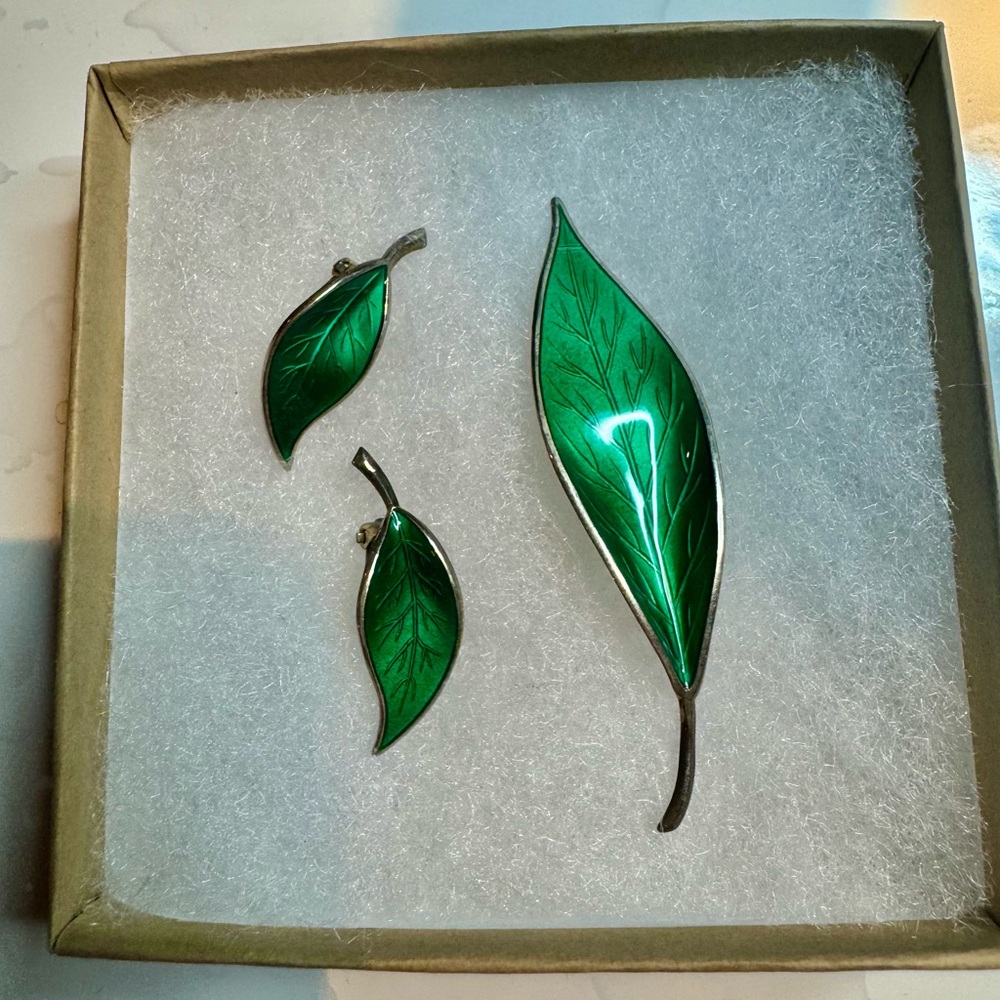 Vintage 1950s David Andersen brooch and clip earrings, made in Norway.
